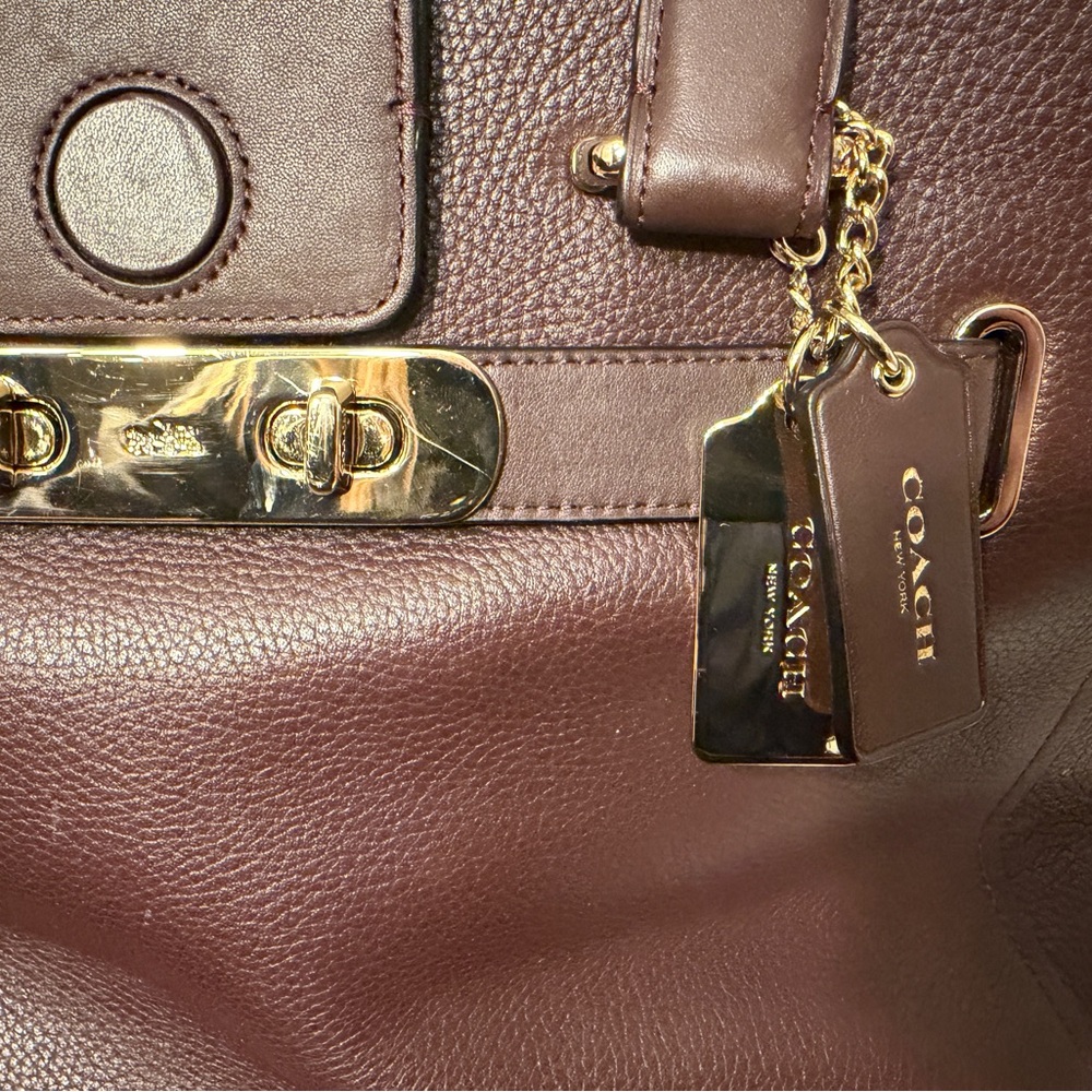 Coach Swagger Carry All Bag in Oxblood Leather - Picture 4 of 15